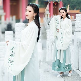 千与千寻服装租赁