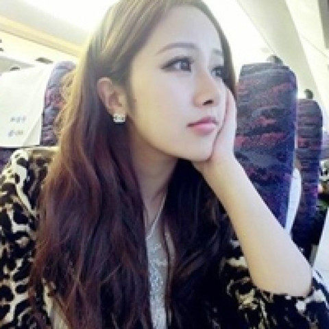 秀美精品服饰