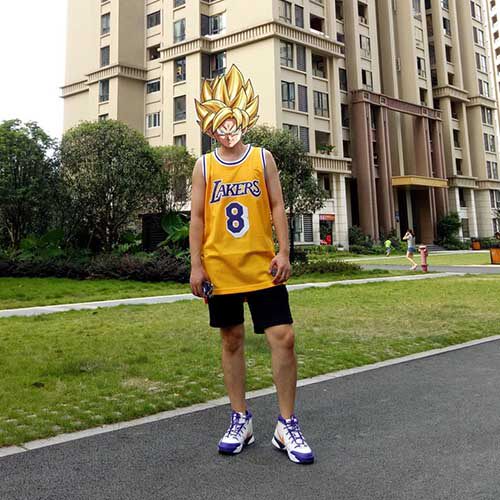 天空张的篮球地带