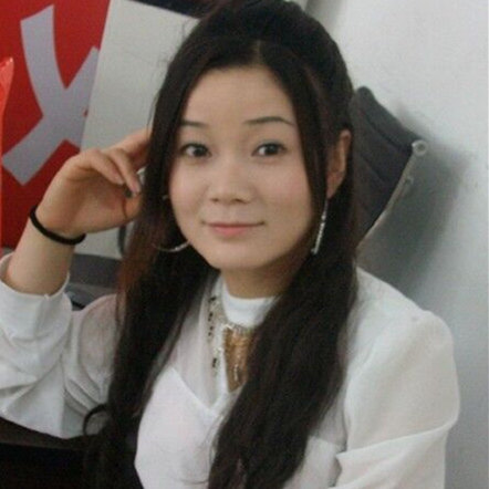 年轻女经理