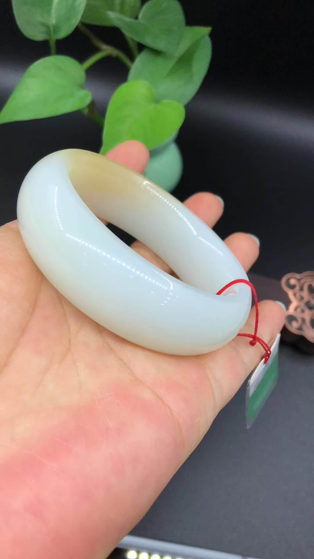新疆良辰美玉和田玉金丝玉