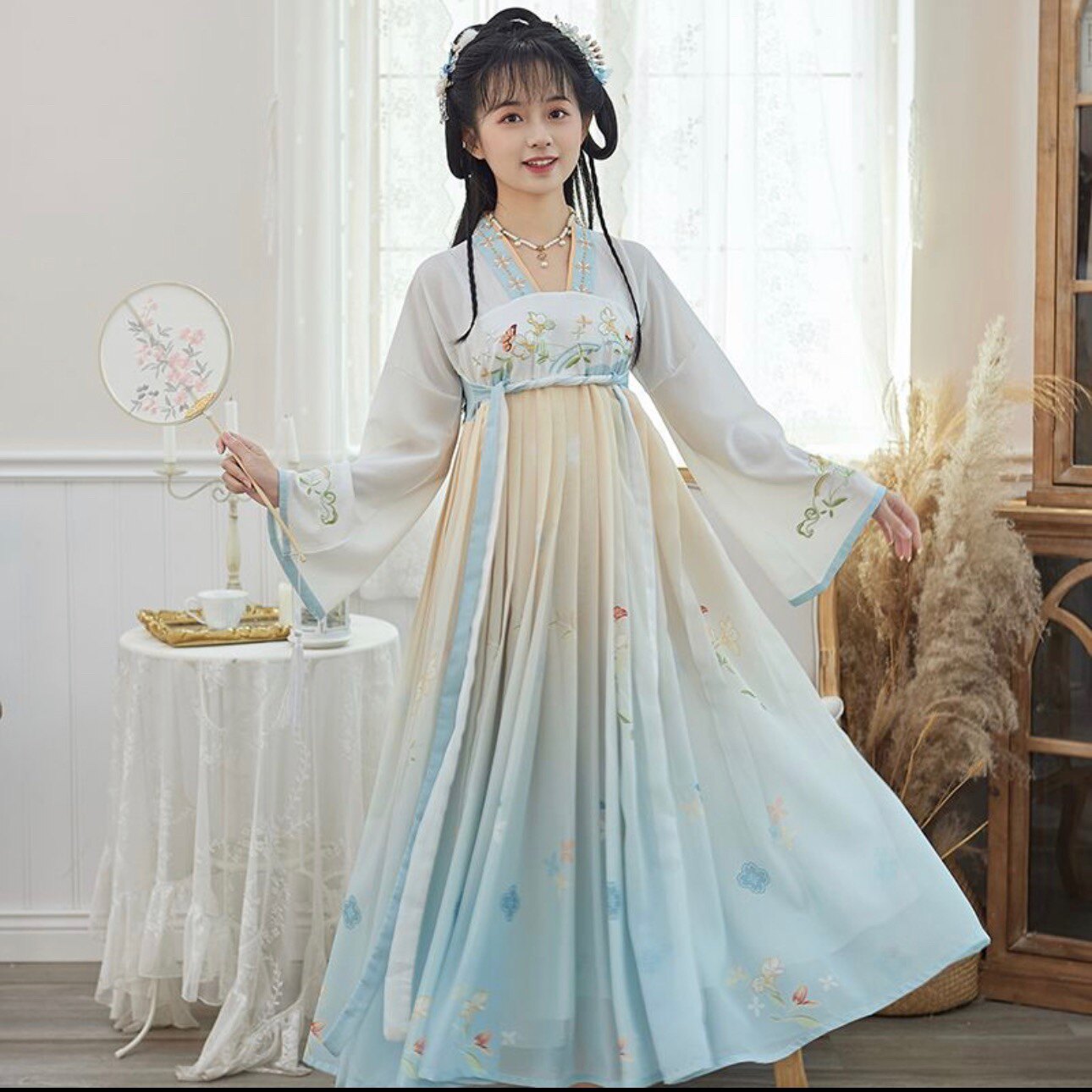 依逍遥服饰