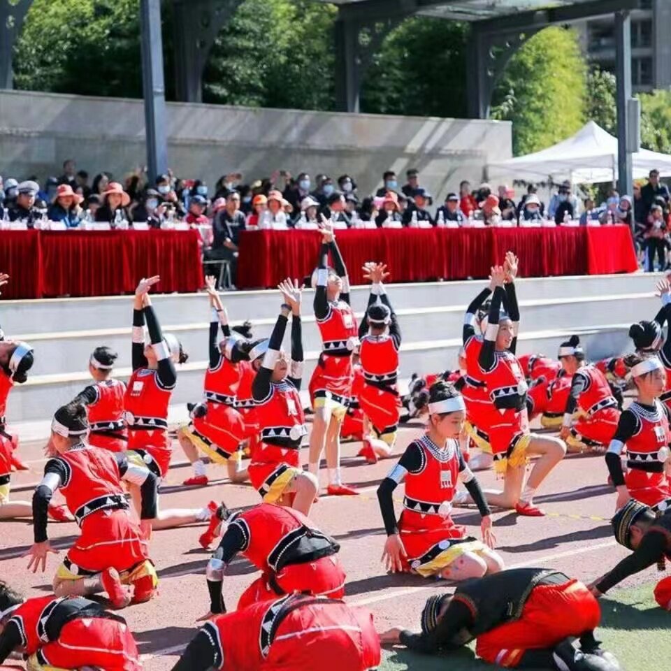 奥奥表演服商城