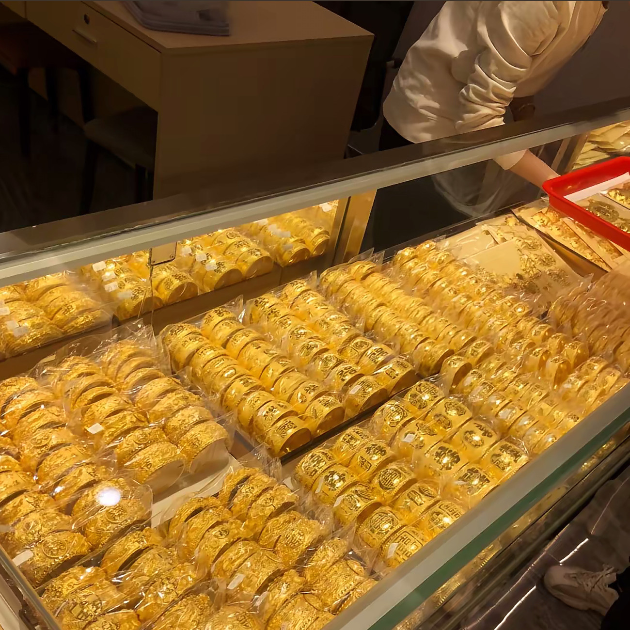 深圳水贝周大鑫珠宝