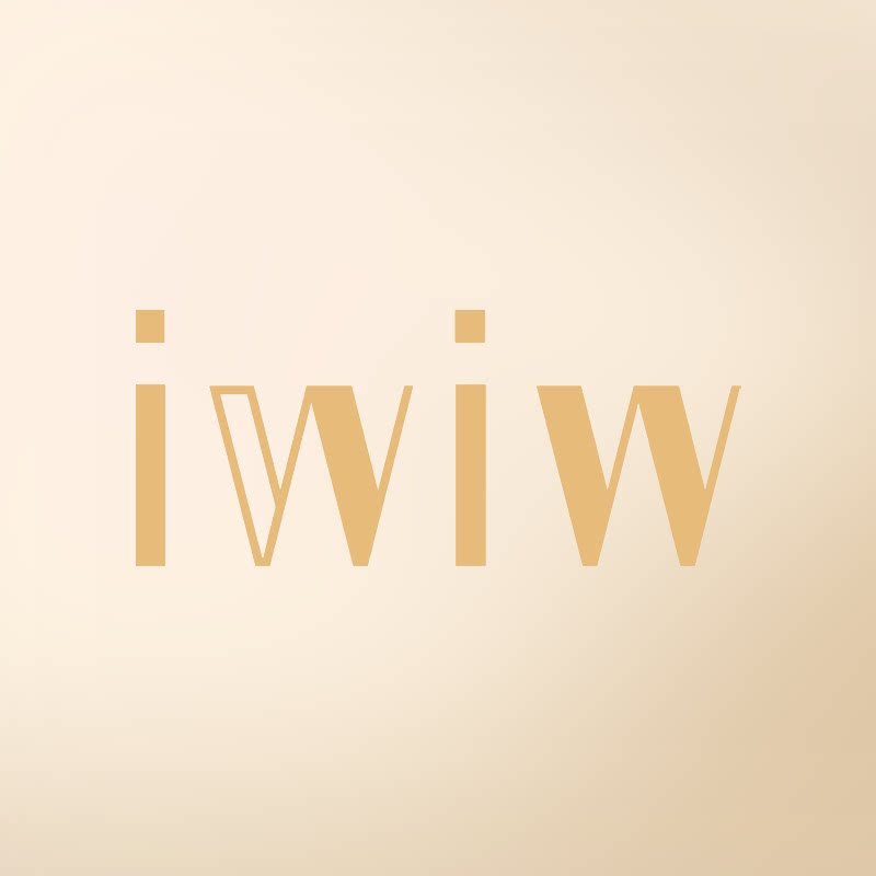 iwiw爱微专卖店 店铺LOGO
