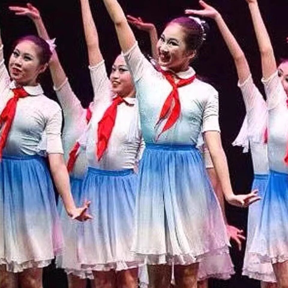 乐童演出服