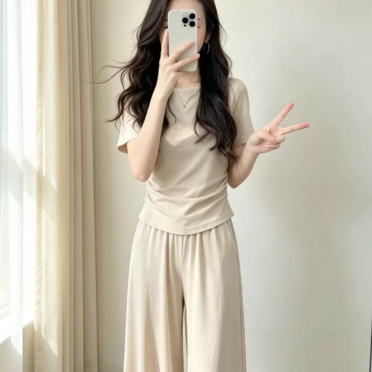 文雅芬服饰 店铺LOGO
