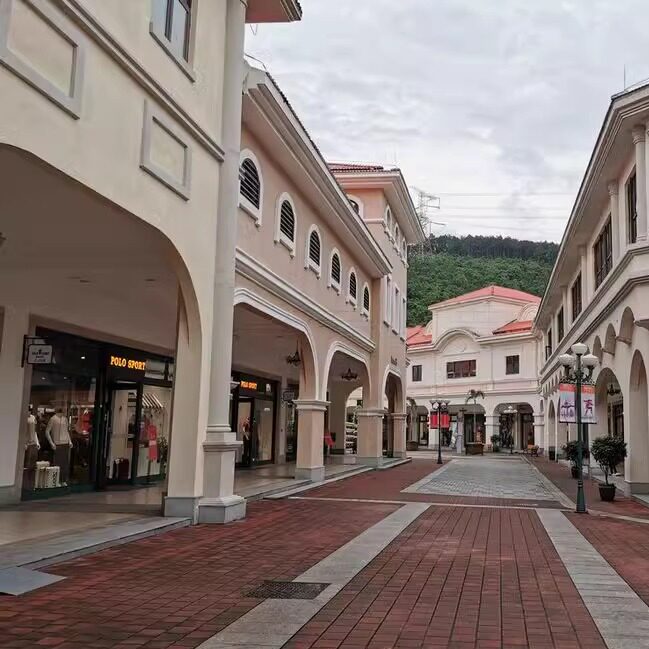 奥特莱直舰店