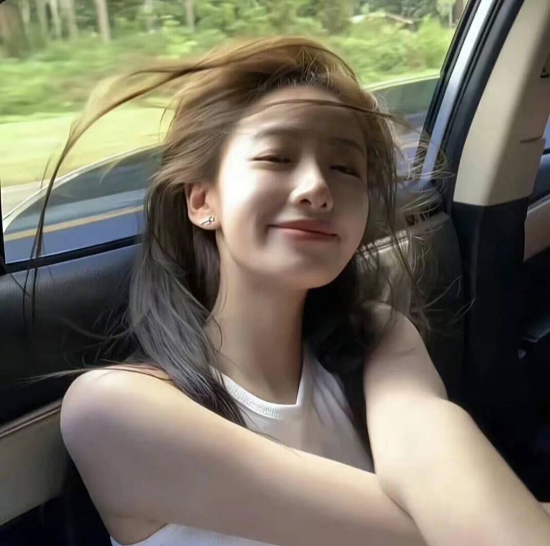 次次里小姐