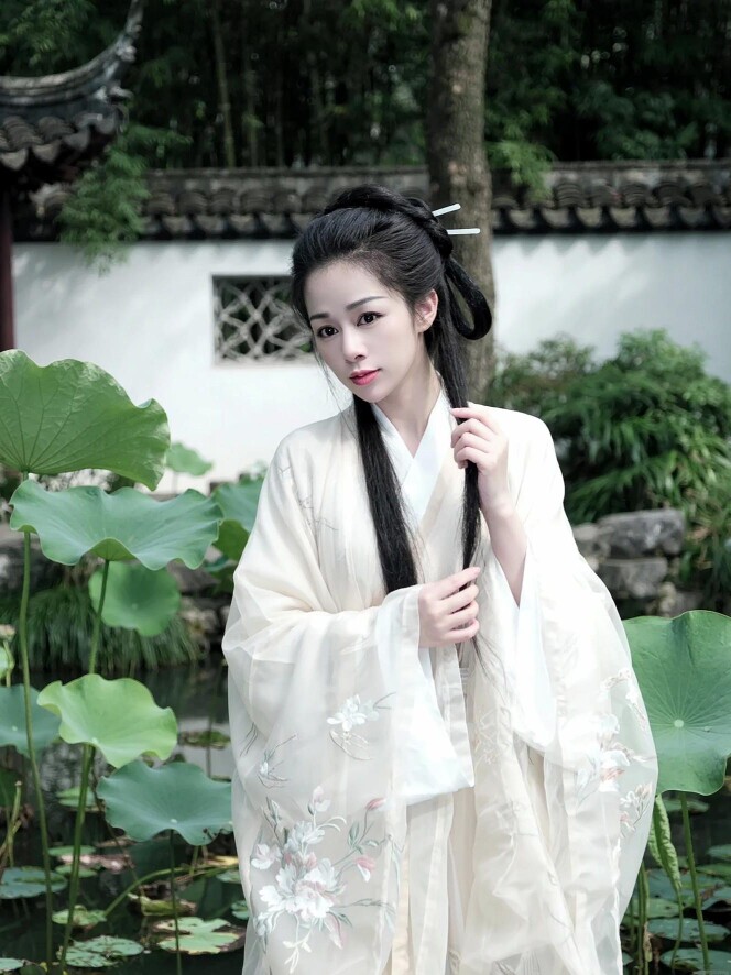 俏佳人越工访