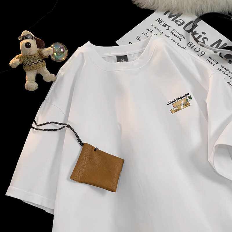 墨白高质量服装店