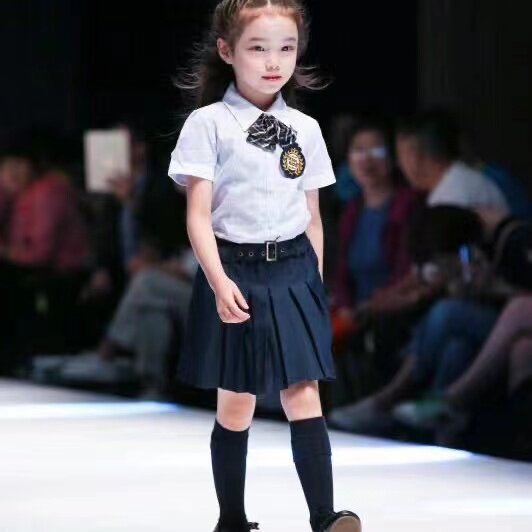 学院校服折扣店