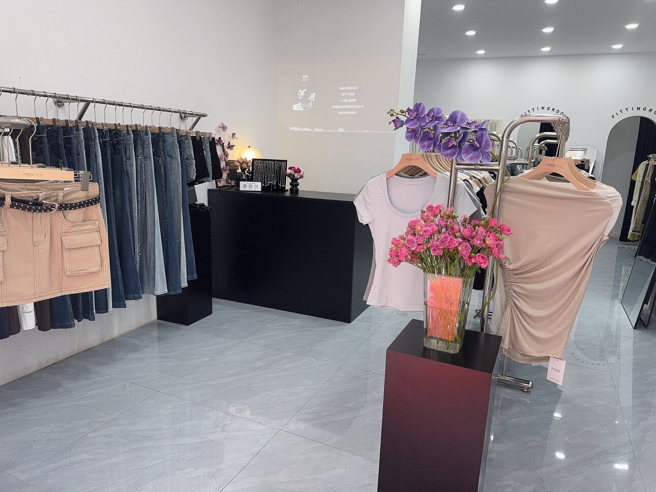 YOUCAI有財服饰实体店