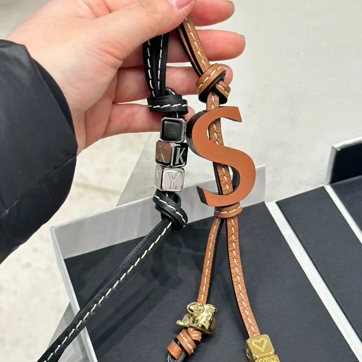 罗家饰品定制