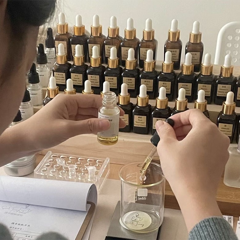 一品调香室 12年资深调香师