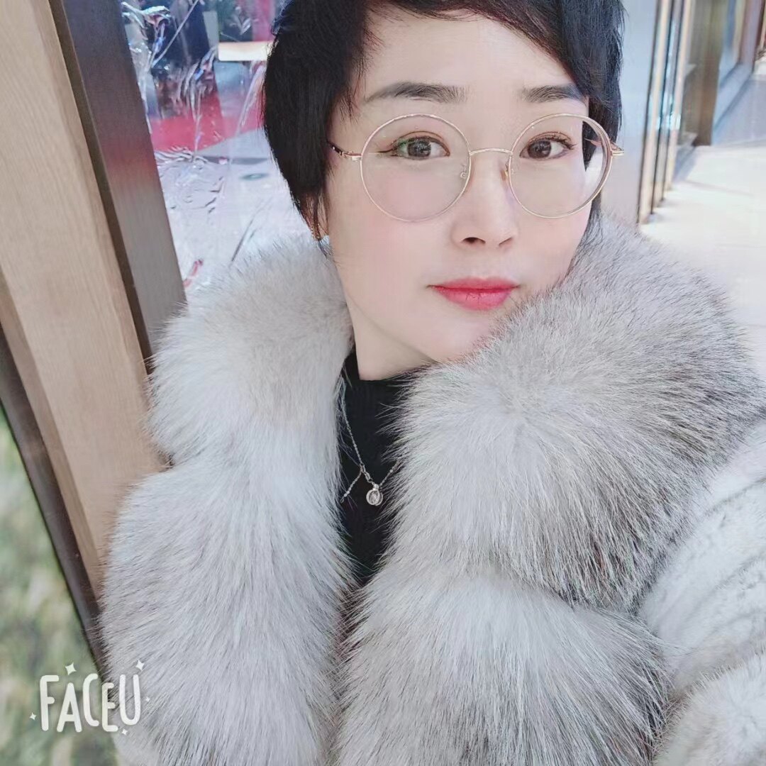 杰薇服饰V18524763623
