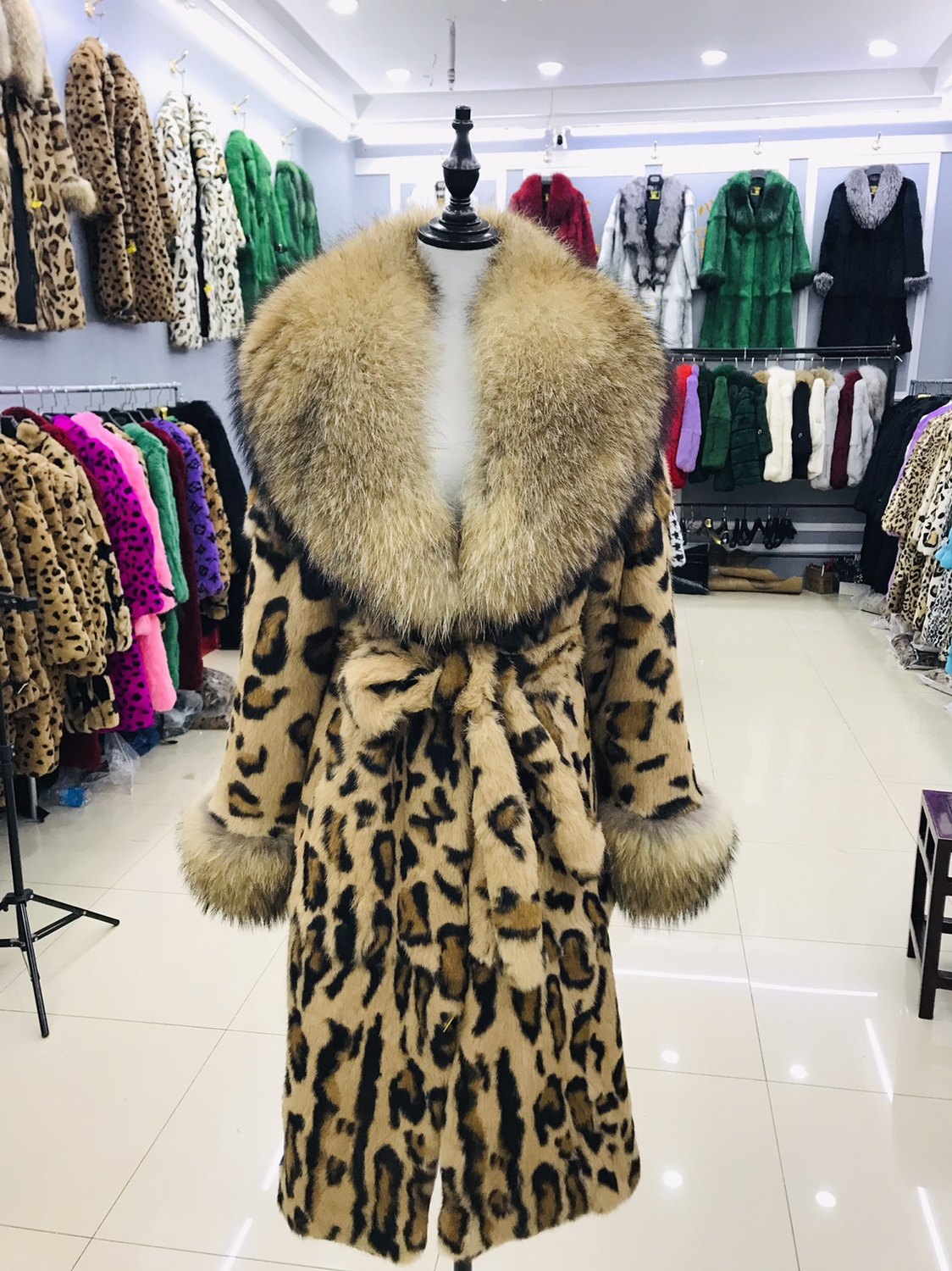 贵丽雅裘皮服装