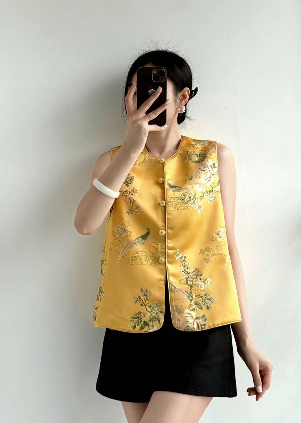 依秀欧洲站高端女装