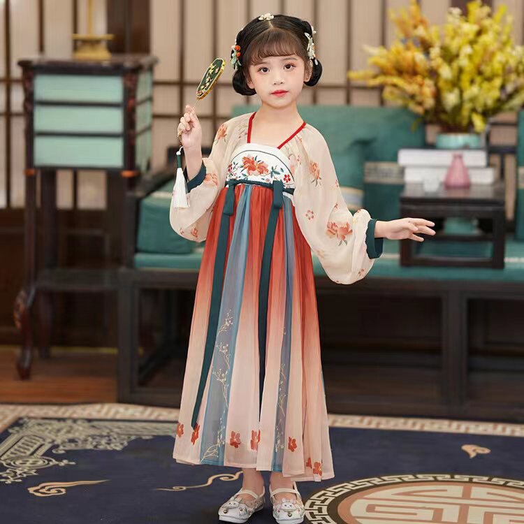 微服私坊演出服