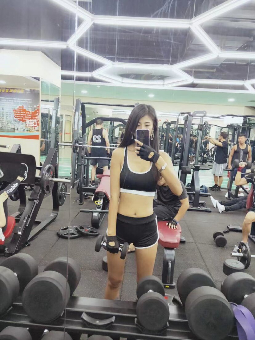 依恋运动服饰