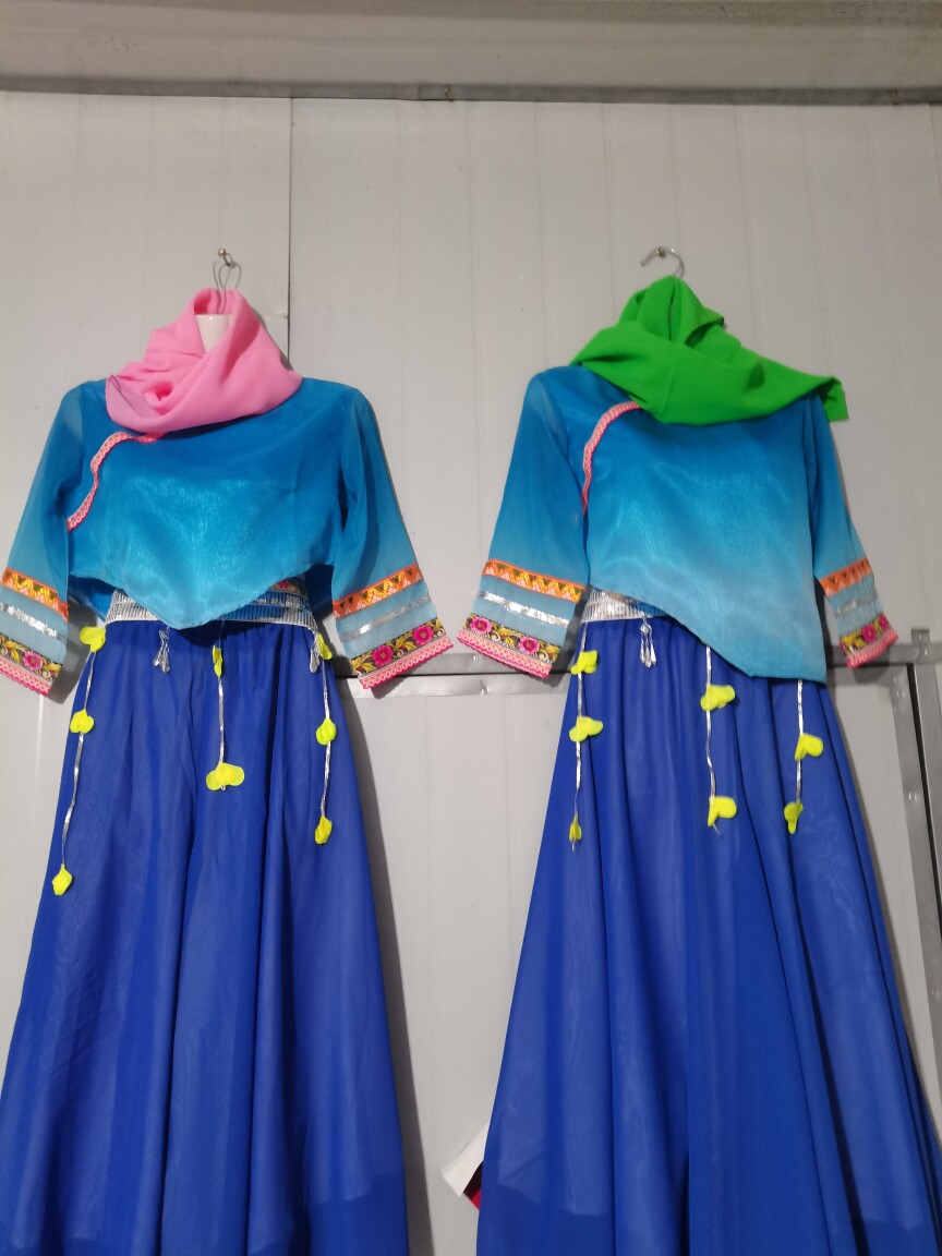 红姐表演服饰店