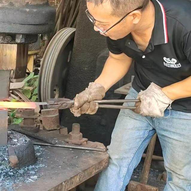 打铁老爸的故事集店铺