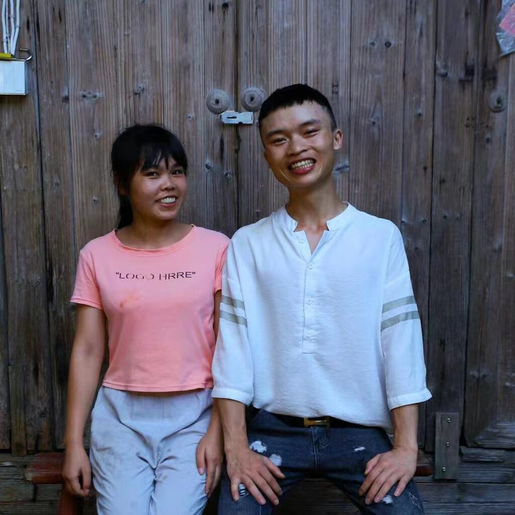 阿伟家婆娘企业店