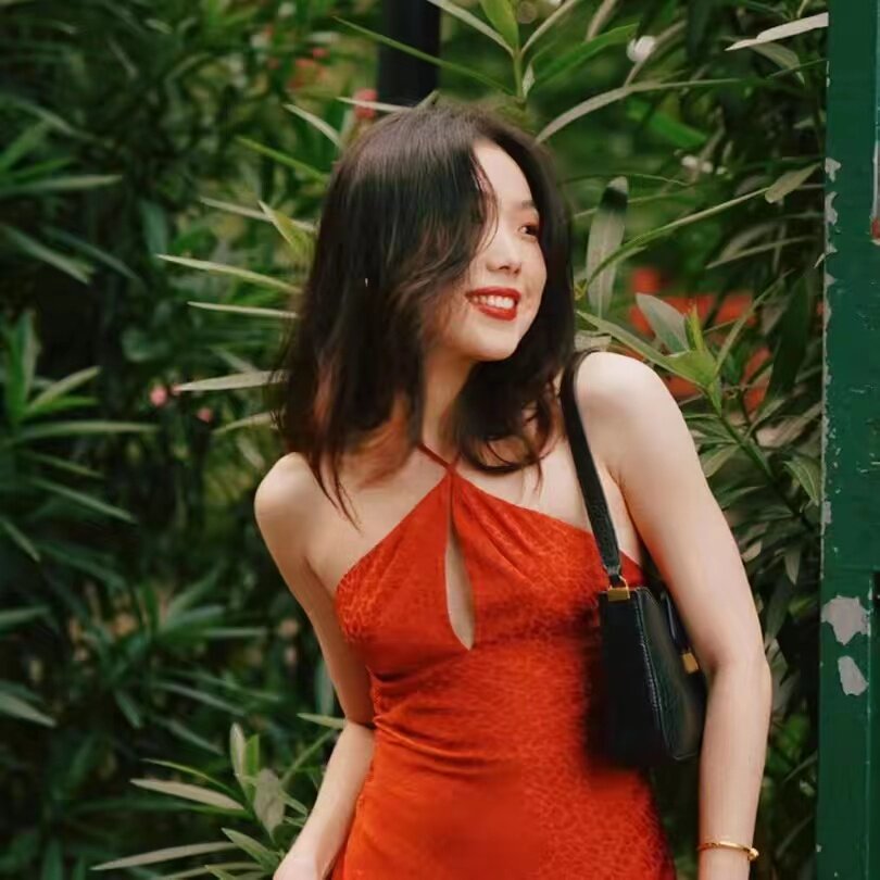 红鞋女孩君君