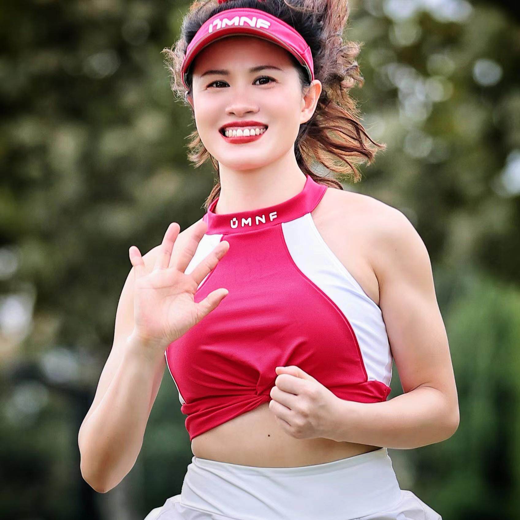 明霓菲大美