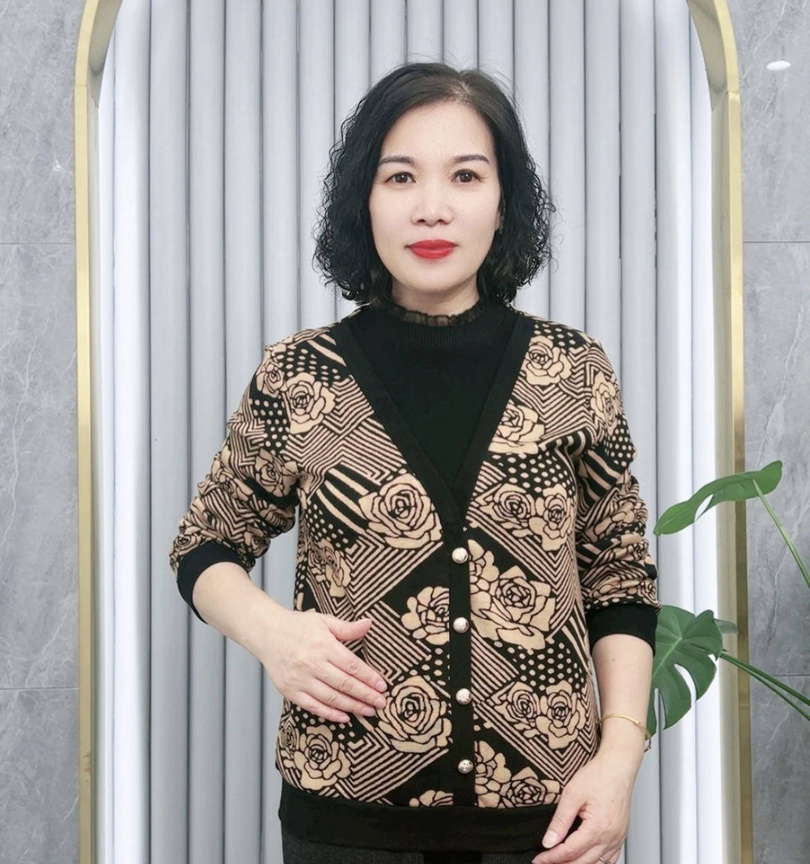 蕾姐服饰妈妈装